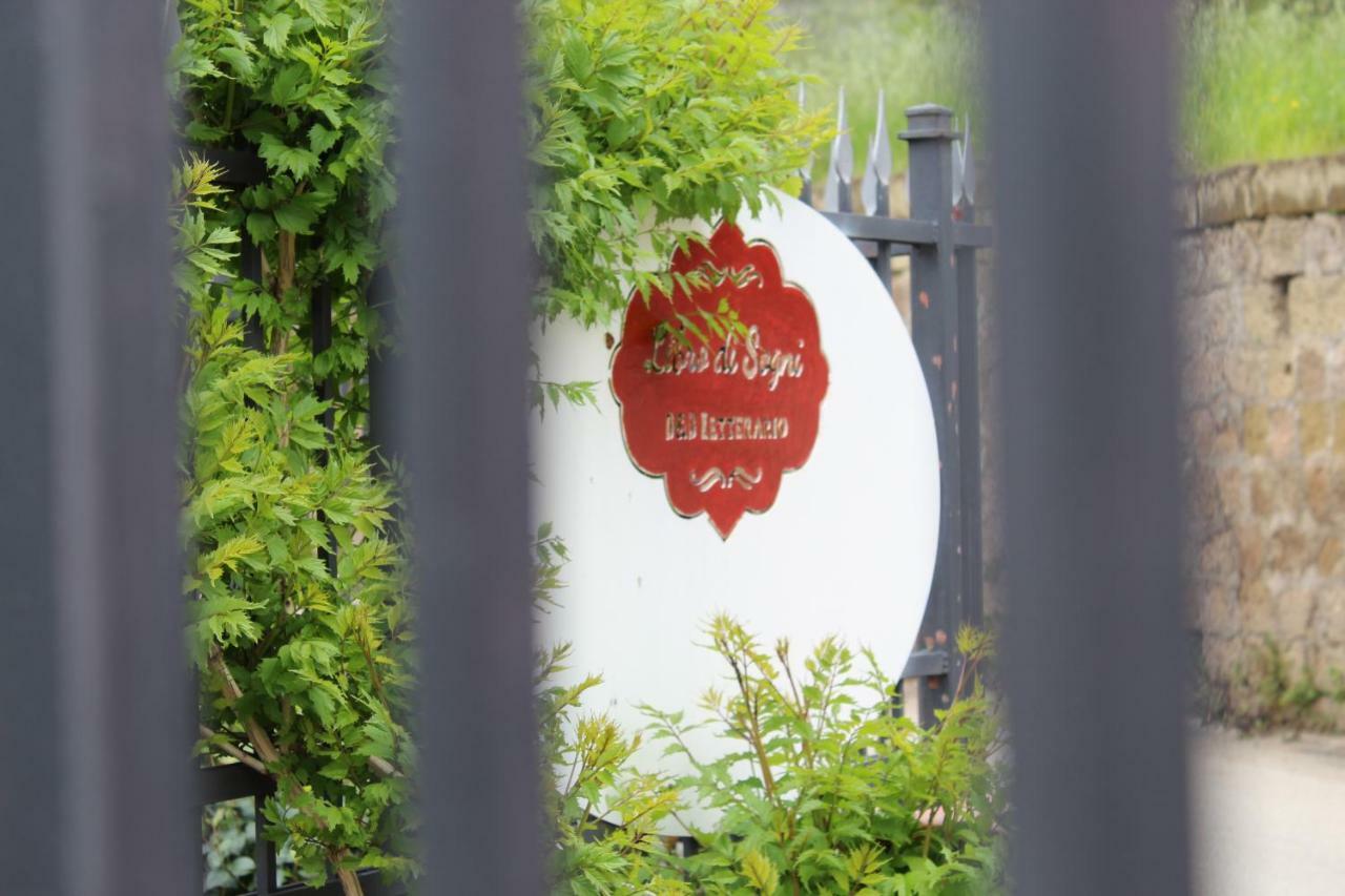 Libro Di Sogni - B&B Letterario Caserta Vecchia Zewnętrze zdjęcie